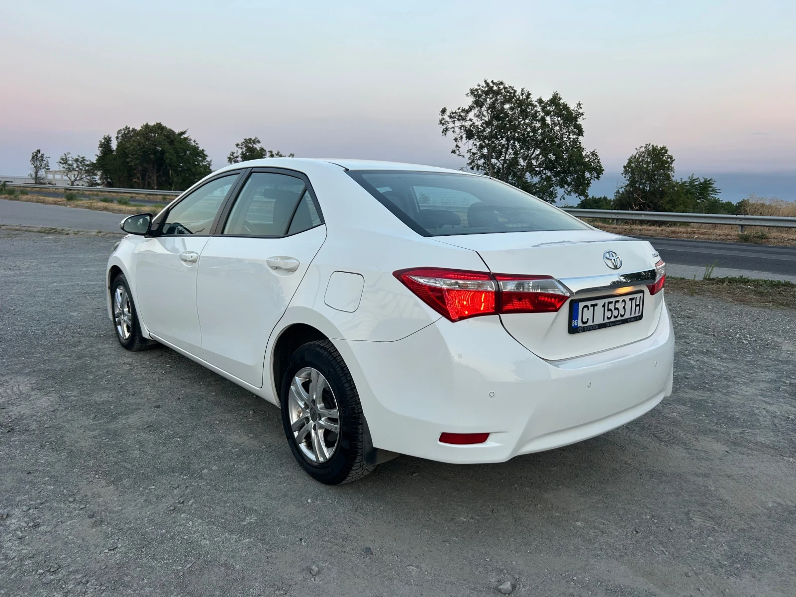 Toyota Corolla ЕВРО6 / КУПУВАНА ОТ ТОЙОТА БЪЛГАРИЯ / 158 000 км - изображение 7