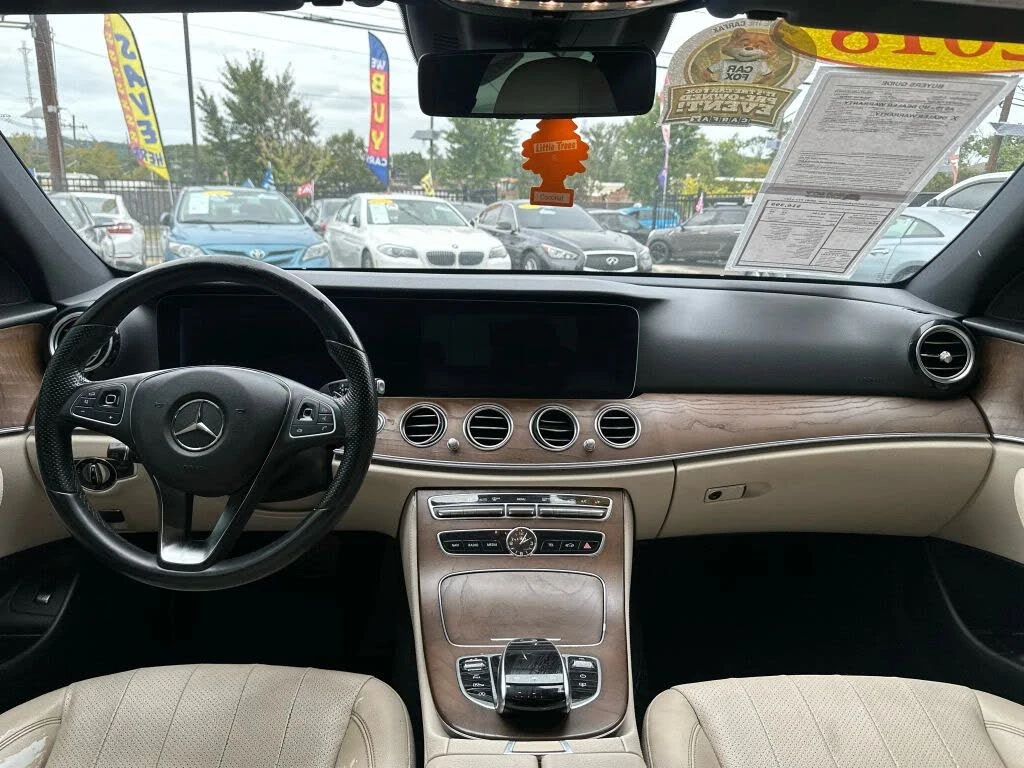 Mercedes-Benz E 300  E 300 Sedan RWD | Mobile.bg — изображение 11