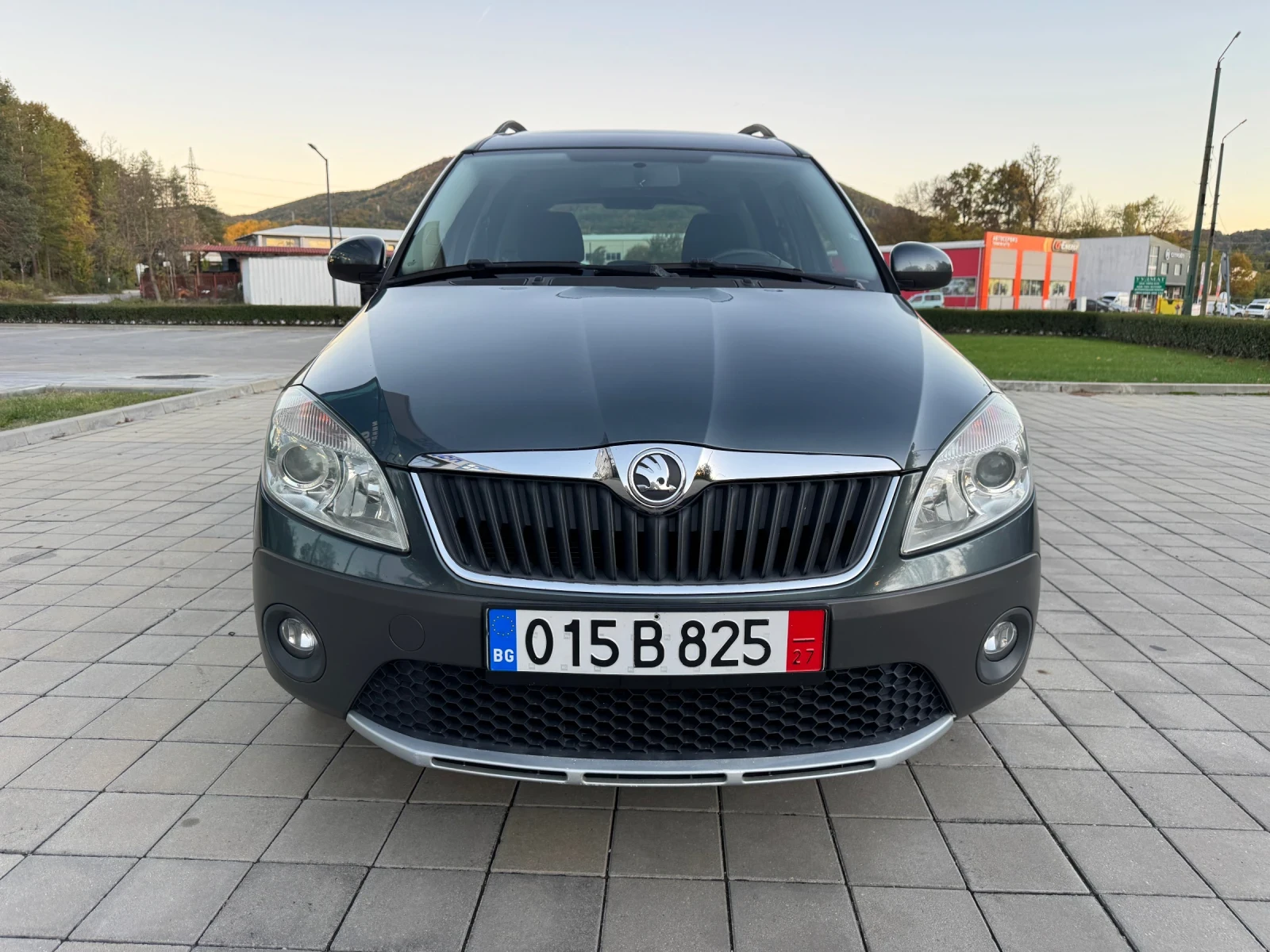 Skoda Roomster 1.6tdi90kc* Navi* Panorama* Cruise control*  - изображение 2