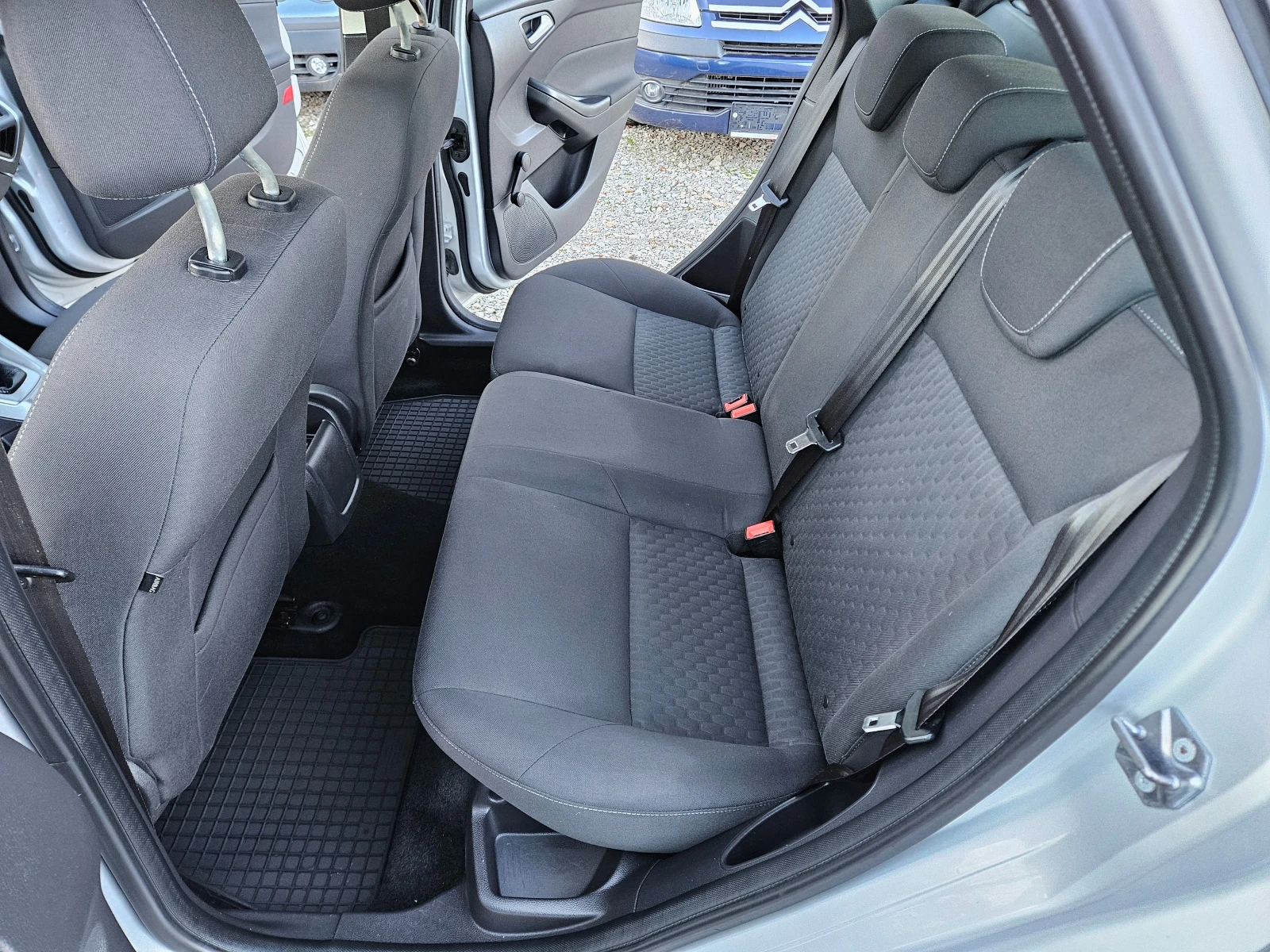 Ford Focus 1.6 95кс.FACELIFT - изображение 10