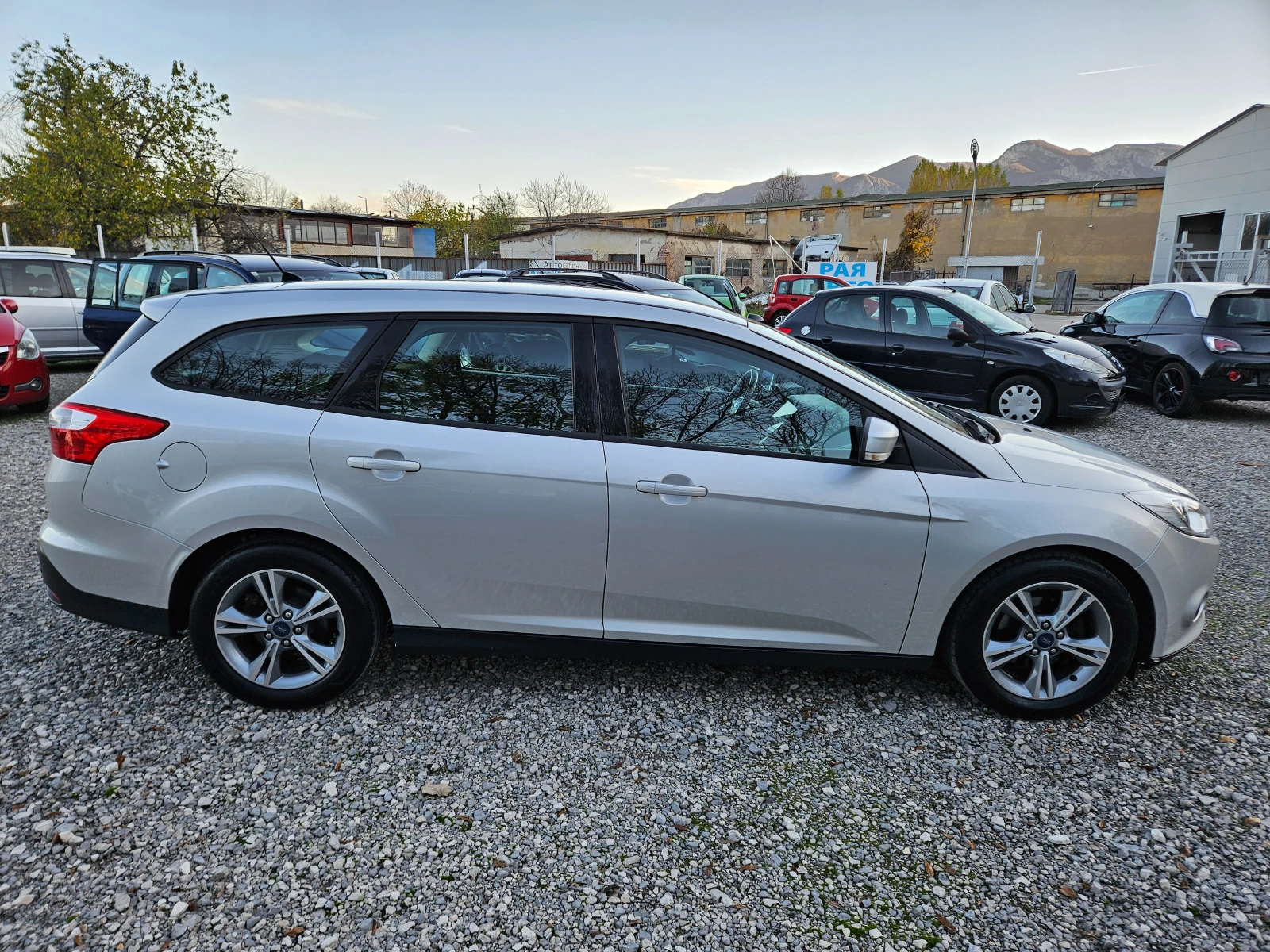 Ford Focus 1.6 95кс.FACELIFT - изображение 2