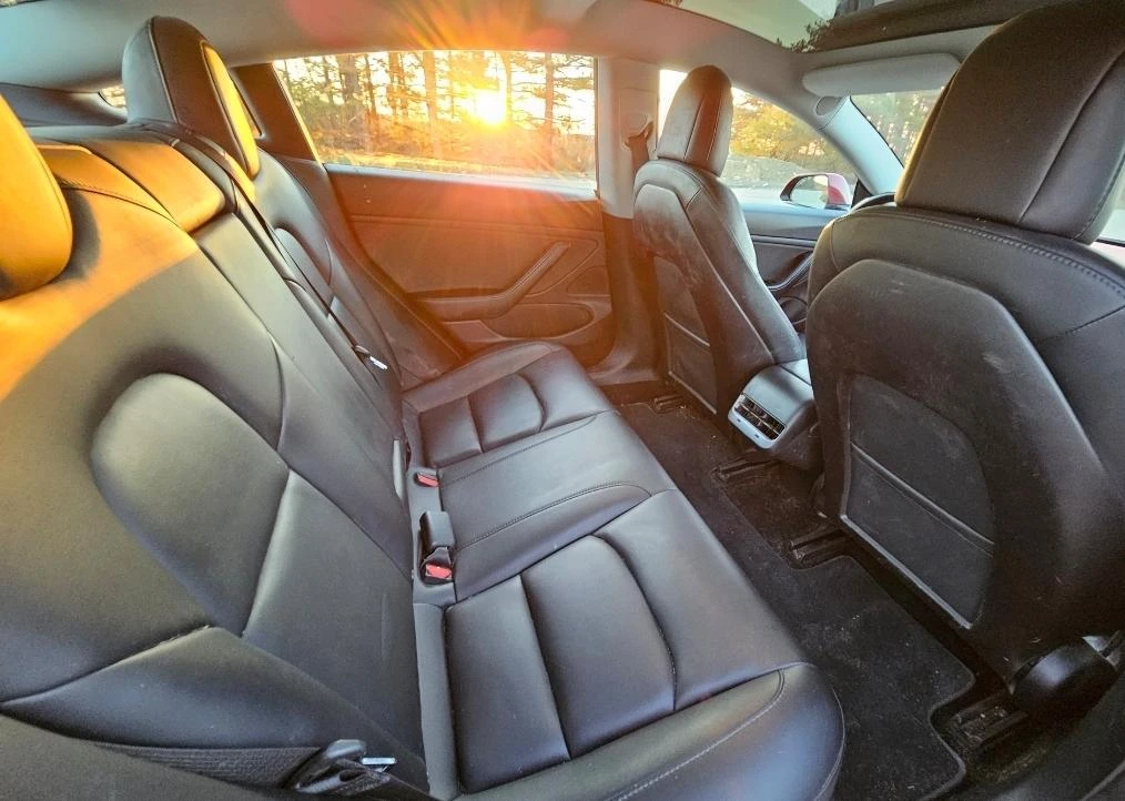 Tesla Model 3  44   | Mobile.bg   14