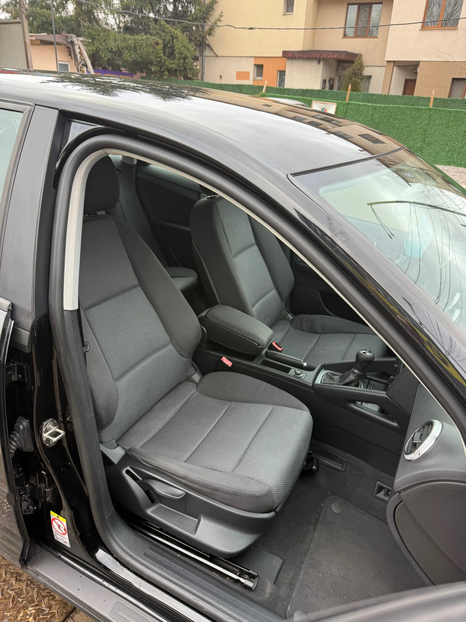 Audi A3 1.6TDI TOП! ПЕРФЕКТНА! Сервизна история! - изображение 9