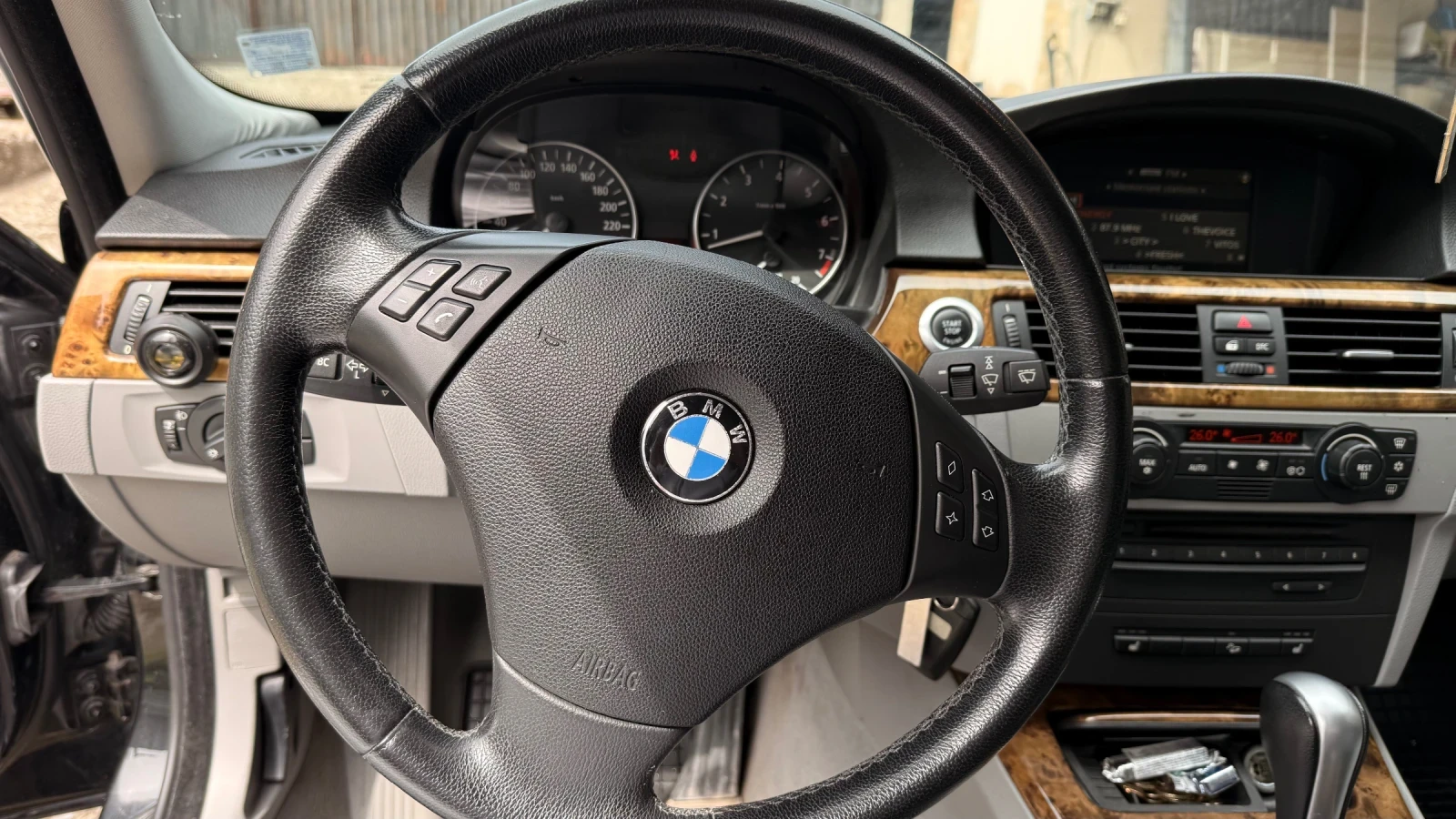 BMW 325 xi, снимка 9 - Автомобили и джипове - 54180708