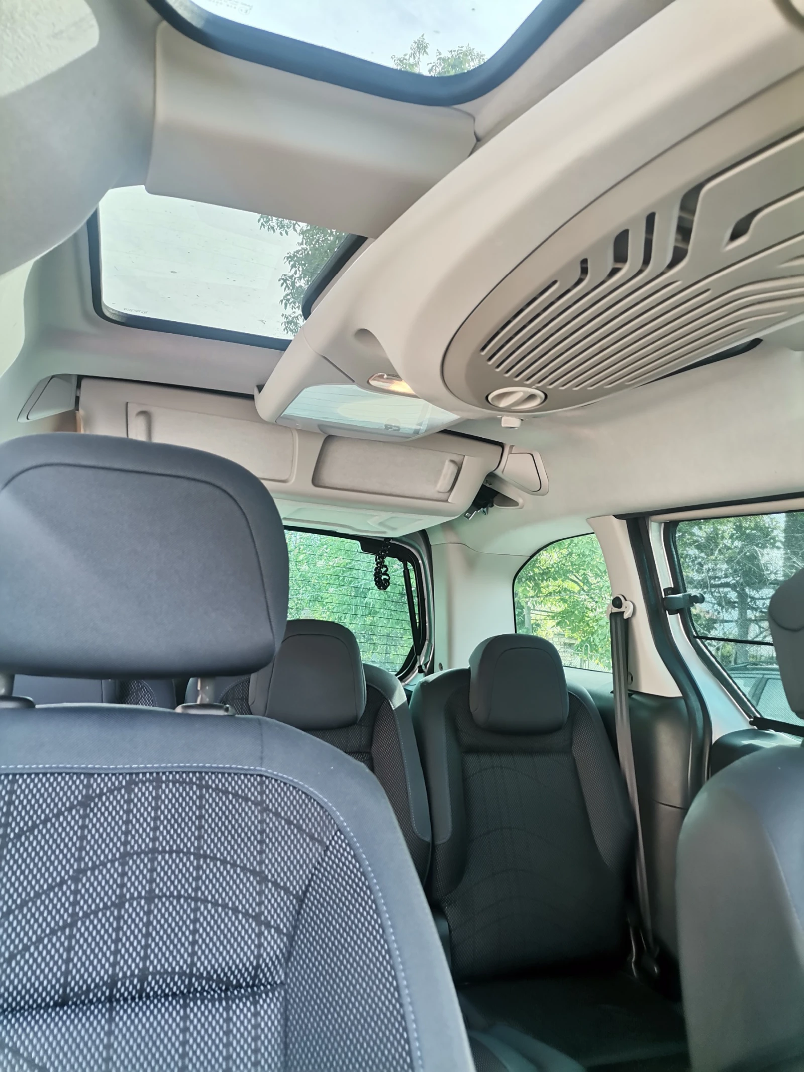 Peugeot Partner, снимка 10 - Автомобили и джипове - 54494068