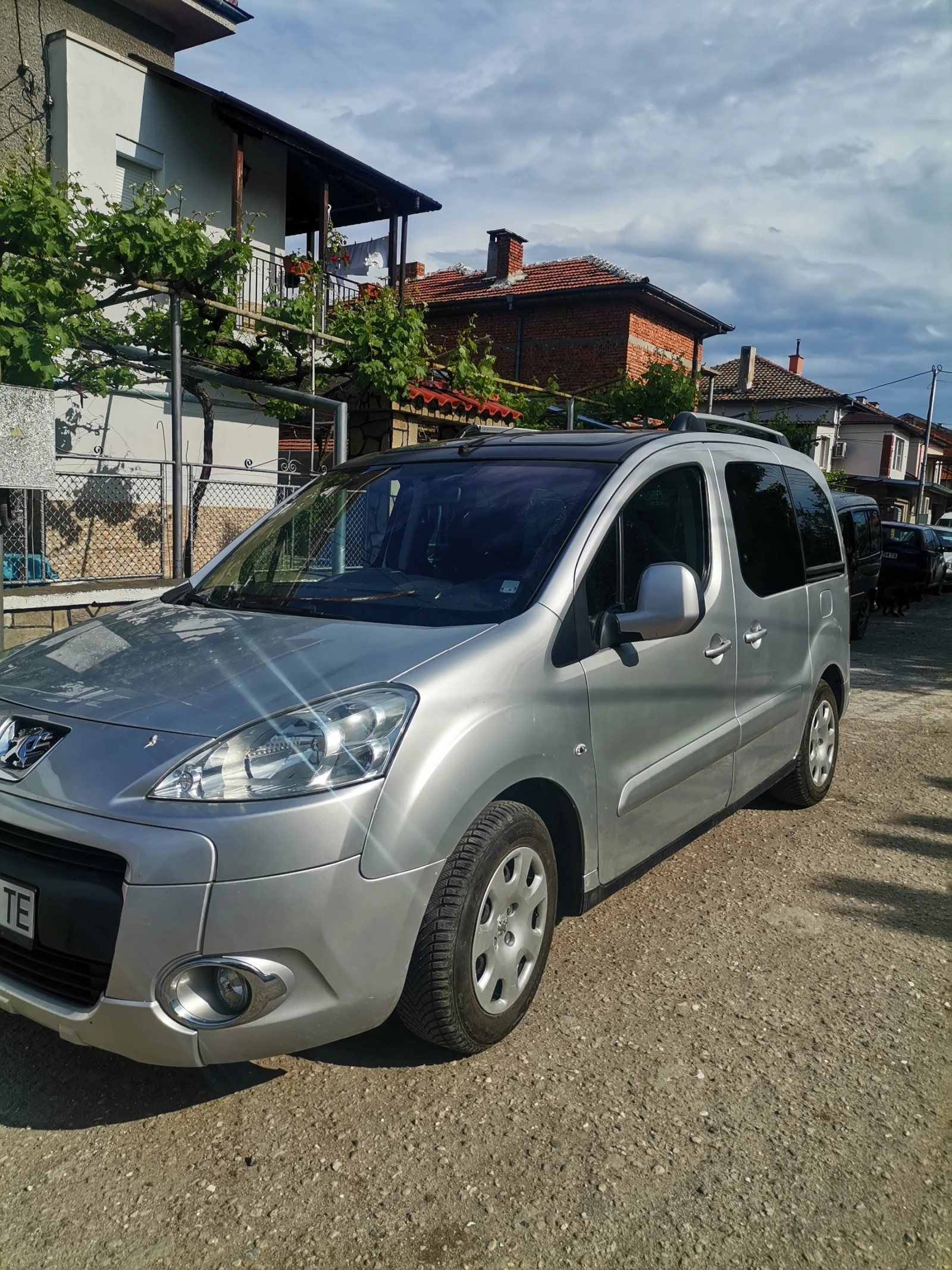 Peugeot Partner, снимка 9 - Автомобили и джипове - 54494068