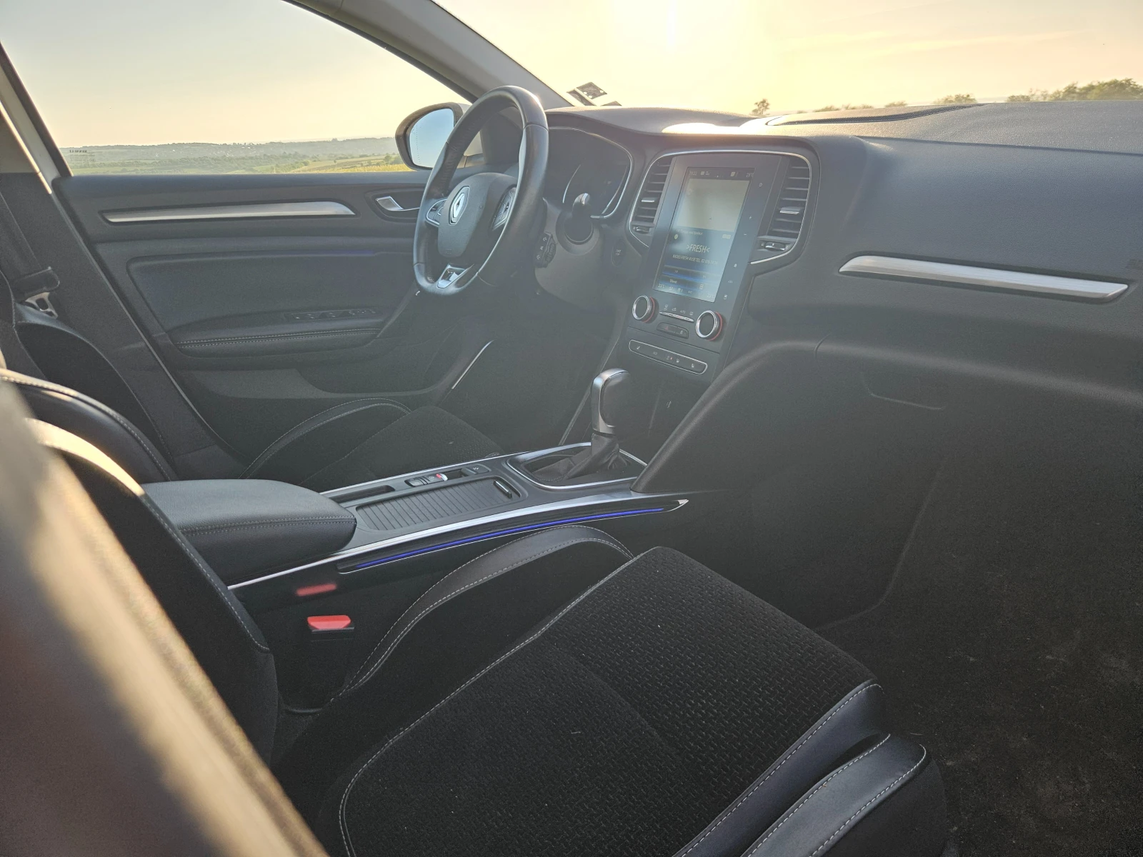 Renault Megane 1.3 Tce/140�.�./Intense | Mobile.bg � ����������� 12