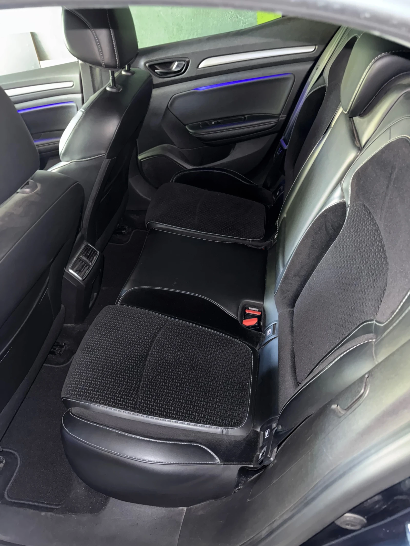 Renault Megane, снимка 8 - Автомобили и джипове - 54827095