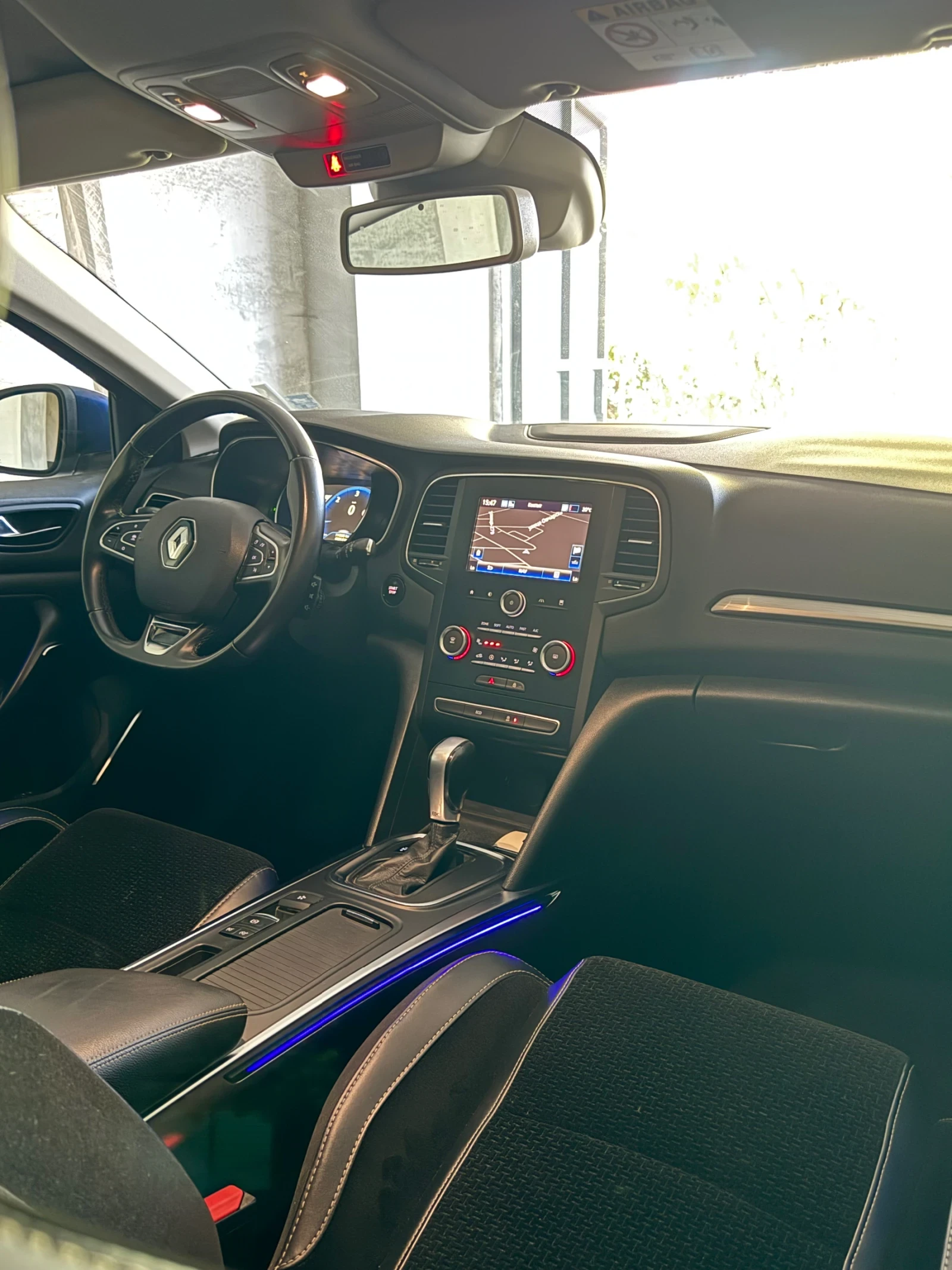 Renault Megane, снимка 11 - Автомобили и джипове - 54827095