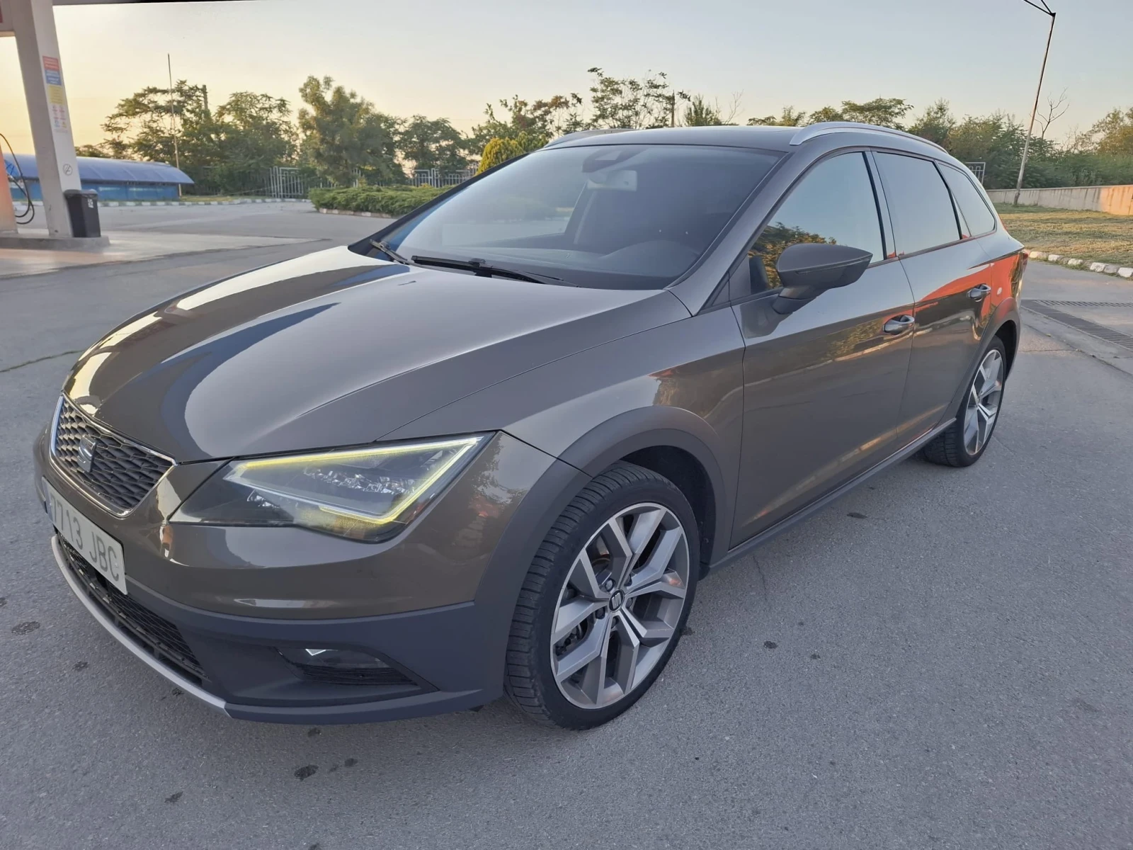 Seat Leon 2.0 TDi, снимка 3 - Автомобили и джипове - 54978469