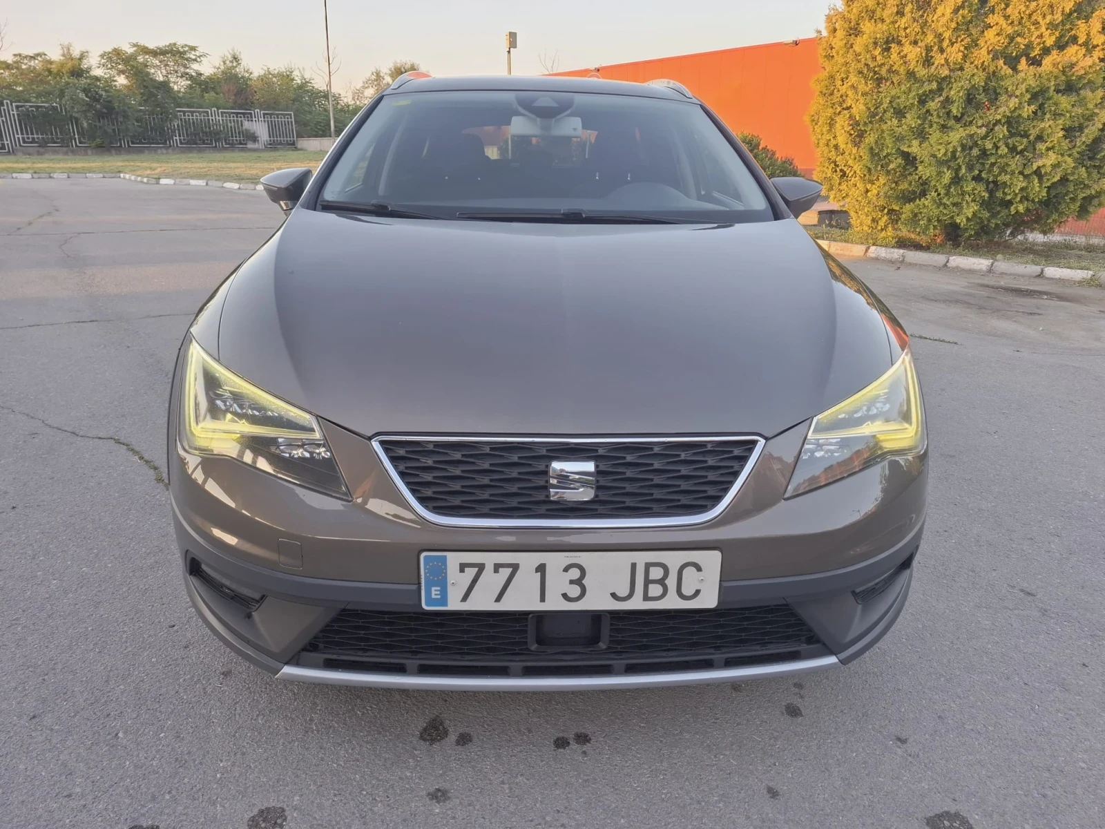 Seat Leon 2.0 TDi, снимка 2 - Автомобили и джипове - 54978469