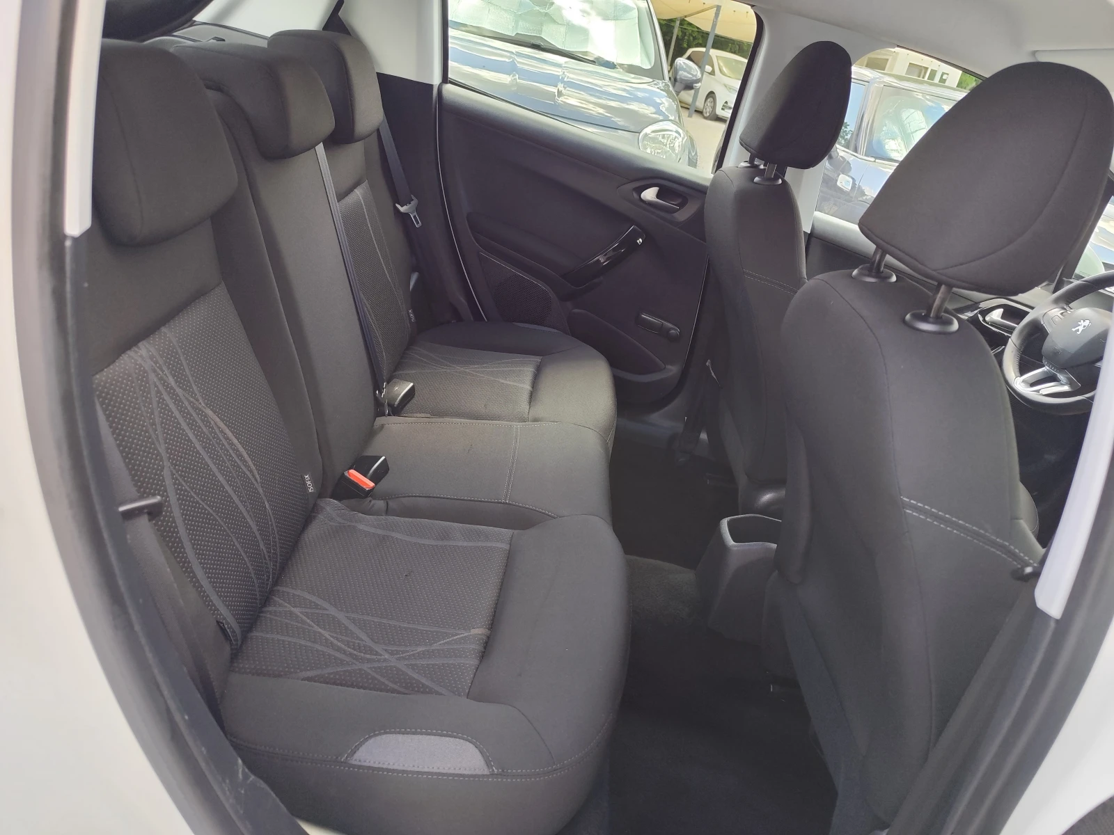 Peugeot 208 1.4 HDi* MMi* EURO 5B* KLIMA* , снимка 11 - Автомобили и джипове - 55412889