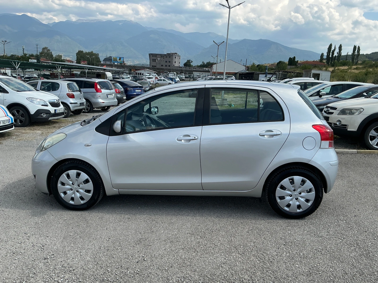 Toyota Yaris 1.4 D4D, снимка 5 - Автомобили и джипове - 55604852