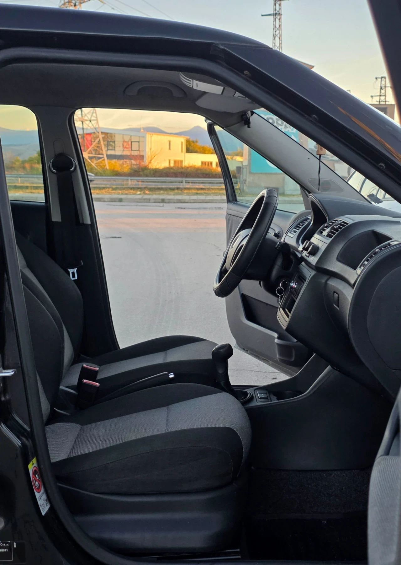 Skoda Fabia 1.4i, снимка 6 - Автомобили и джипове - 56663119