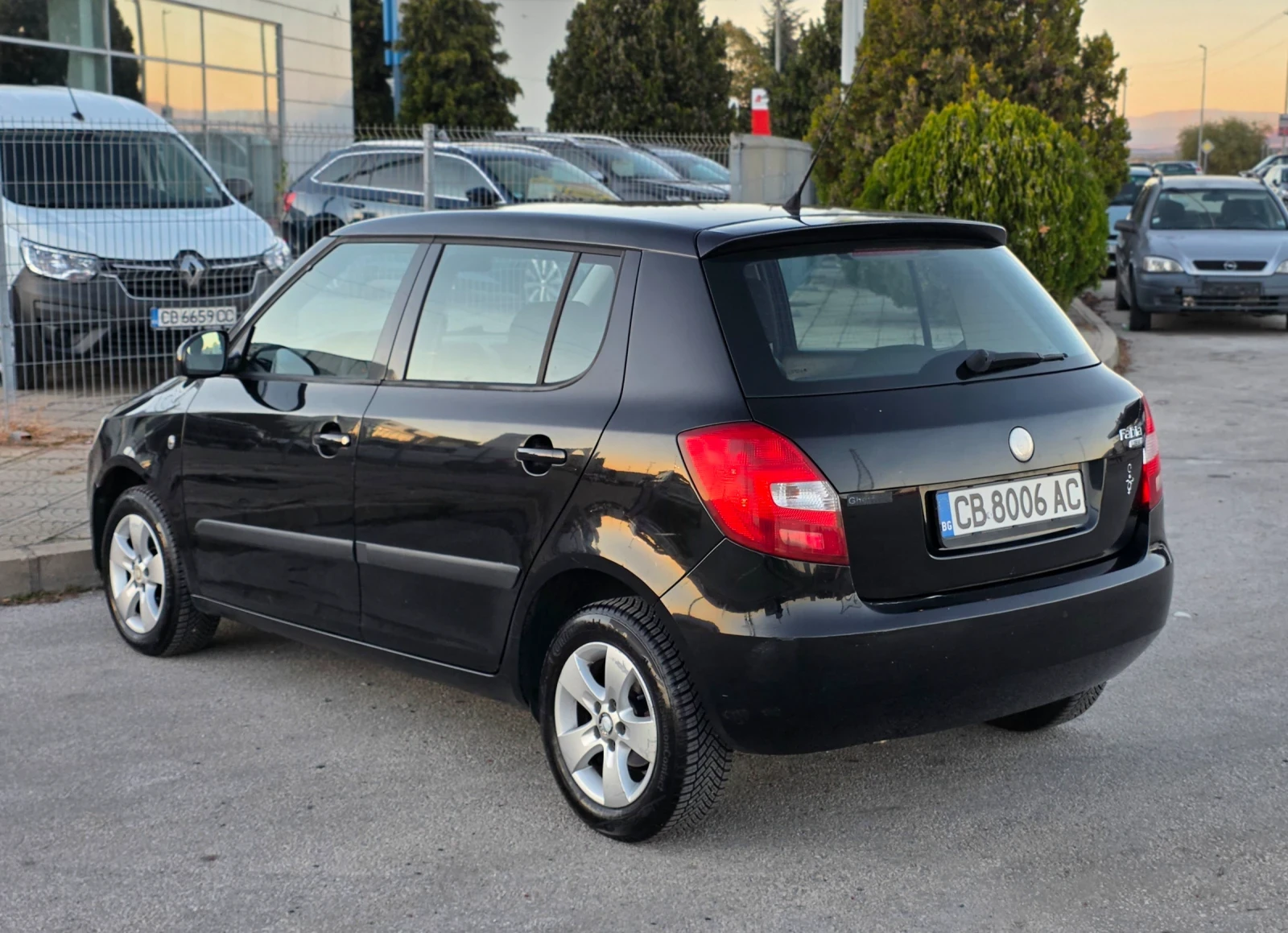 Skoda Fabia 1.4i, снимка 3 - Автомобили и джипове - 56663119
