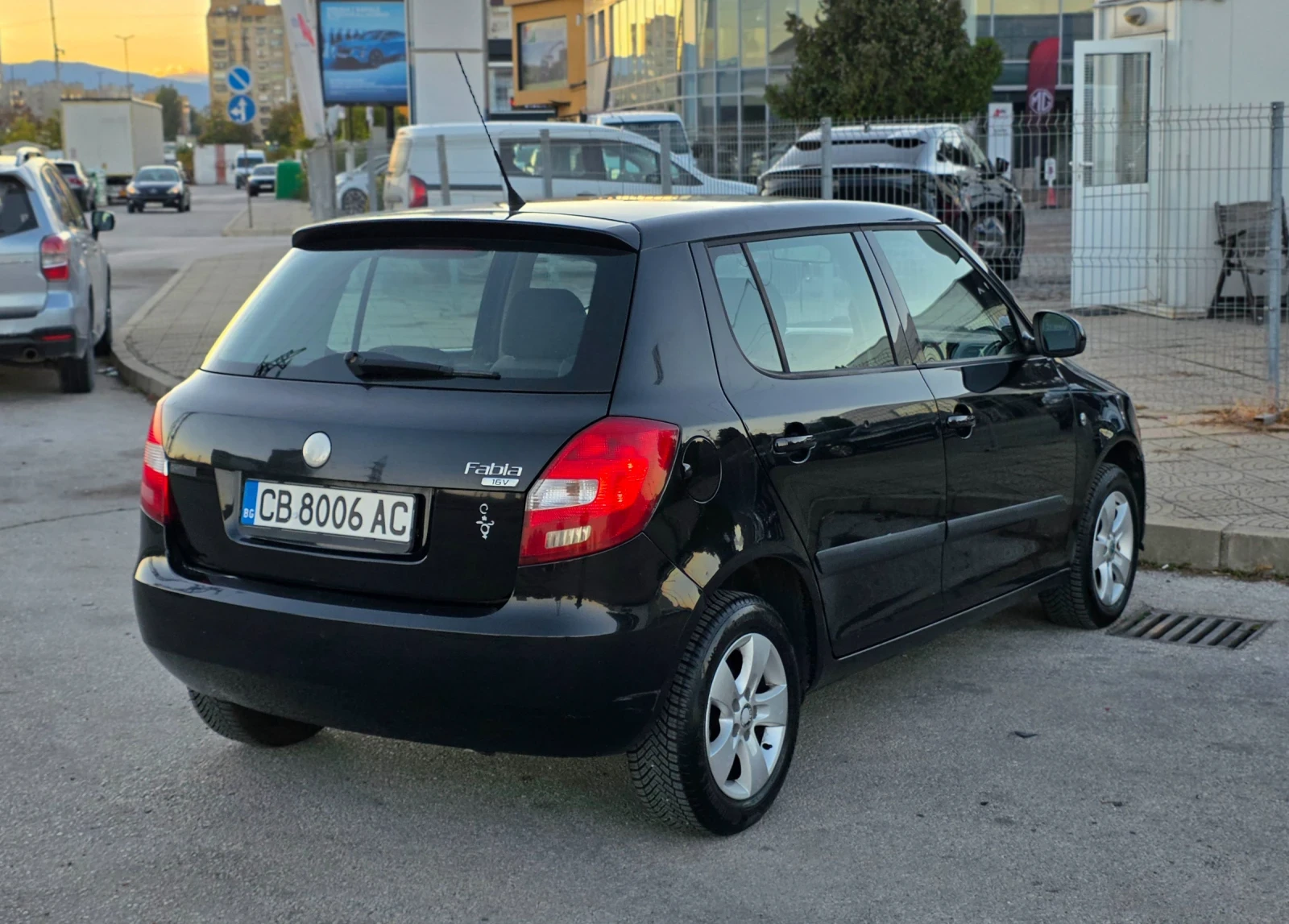 Skoda Fabia 1.4i, снимка 4 - Автомобили и джипове - 56663119
