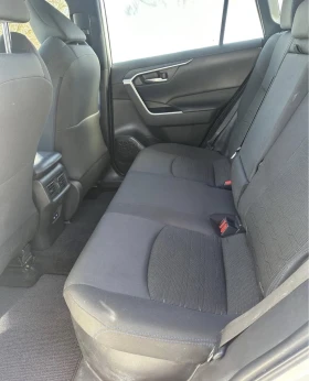 Toyota Rav4 HYBRID SE / ПЛАТНЕН САЛОН / ПОДГРЕВ / КАМЕРА / , снимка 9