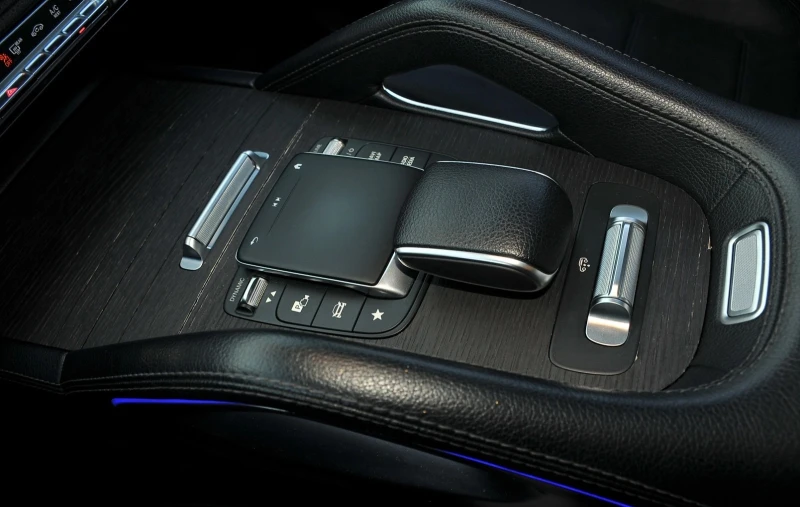 Mercedes-Benz GLE 400 4Matic AMG-Line, снимка 9 - Автомобили и джипове - 52816657