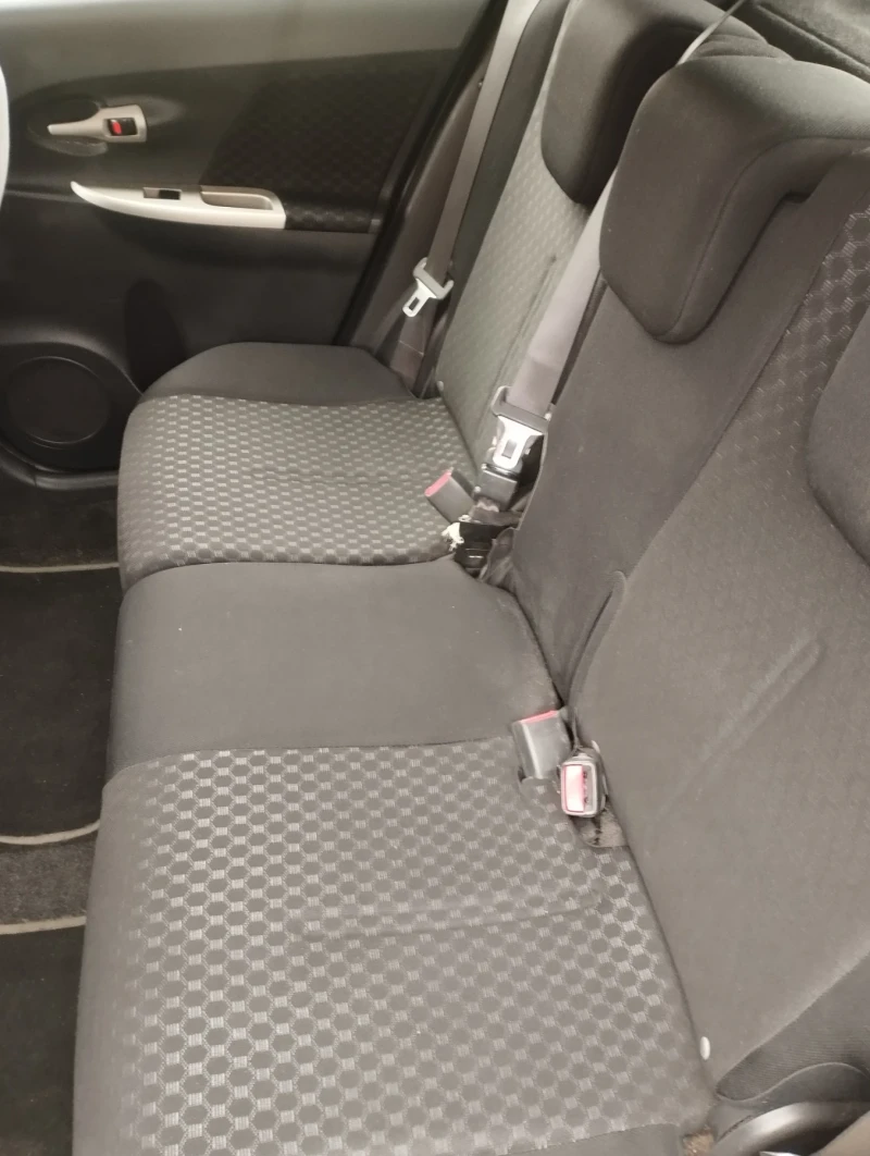 Toyota Urban Cruiser, снимка 14 - Автомобили и джипове - 52866133