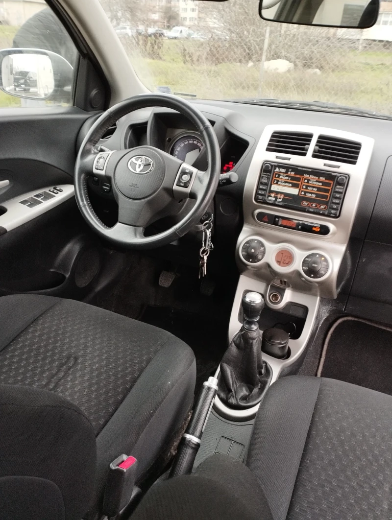 Toyota Urban Cruiser, снимка 10 - Автомобили и джипове - 52866133