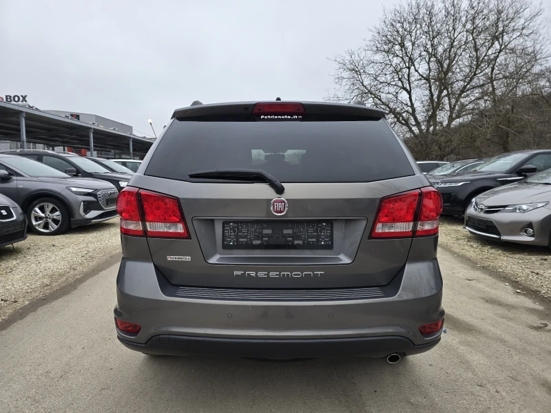 Fiat Freemont 2.0d 140к.с 6 скорости, снимка 7 - Автомобили и джипове - 53510833