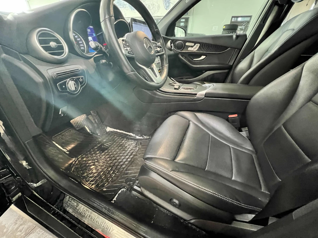 Mercedes-Benz GLC 300 4MATIC* ПОДГРЕВ НА ВОЛАН/СЕДАЛКИ* ПАНОРАМА* ДВА КЛ - изображение 7