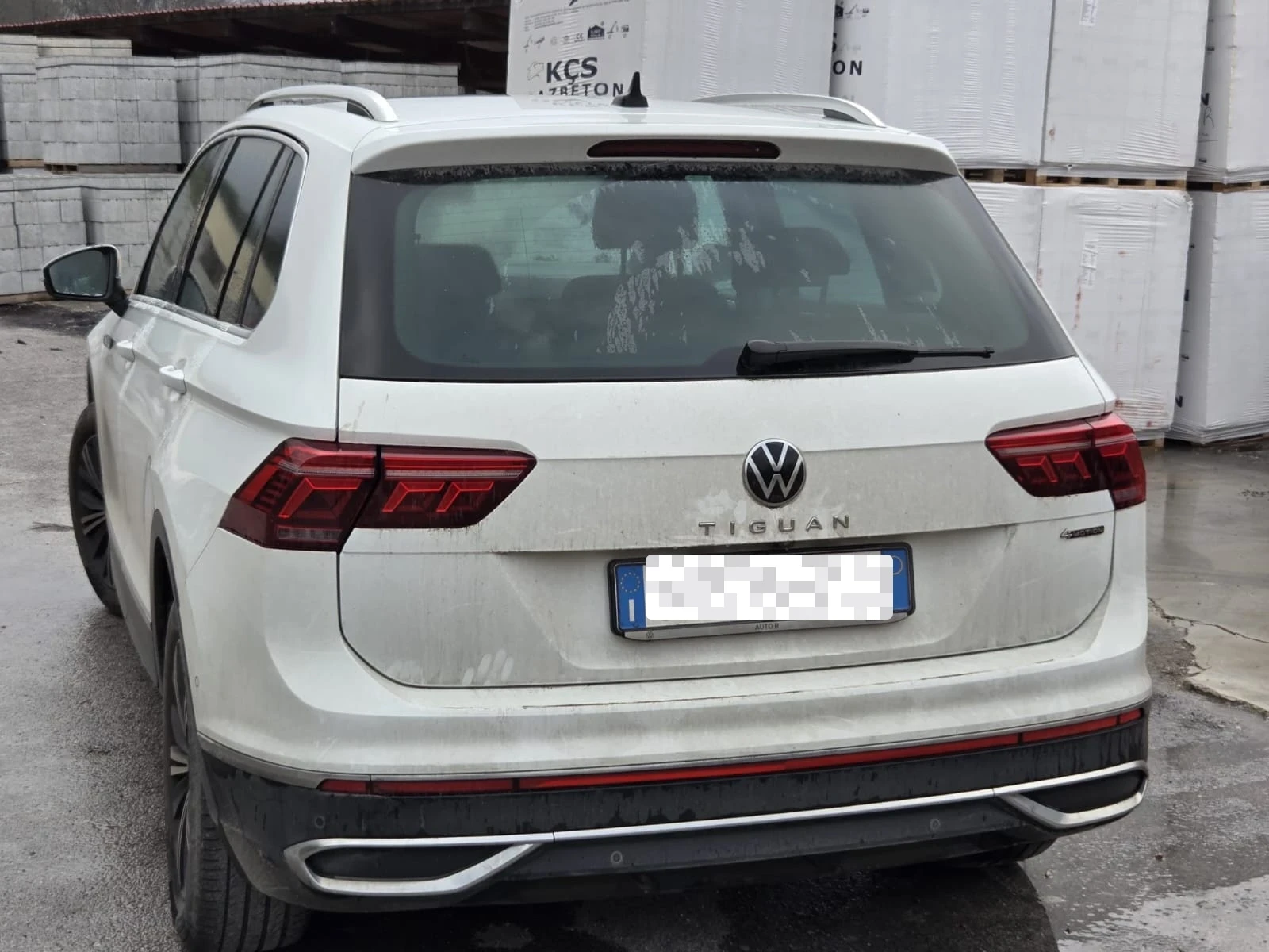 VW Tiguan 2.0 TDI SCR DSG 4motion R-Line, снимка 3 - Автомобили и джипове - 53894096