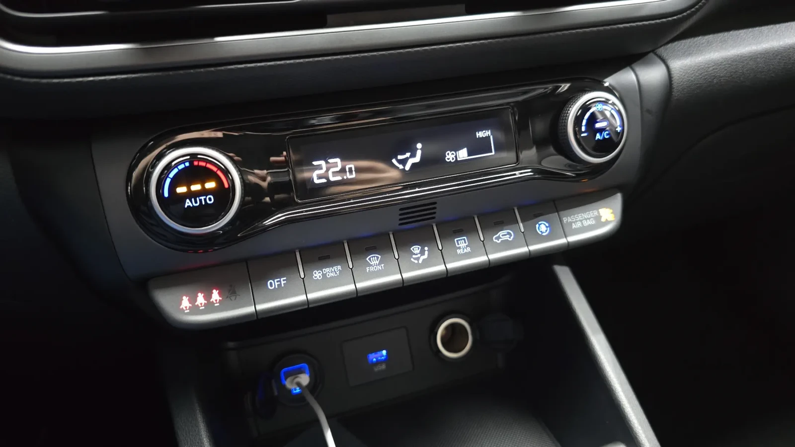 Hyundai Kona Smart Hubrid , снимка 13 - Автомобили и джипове - 54619948