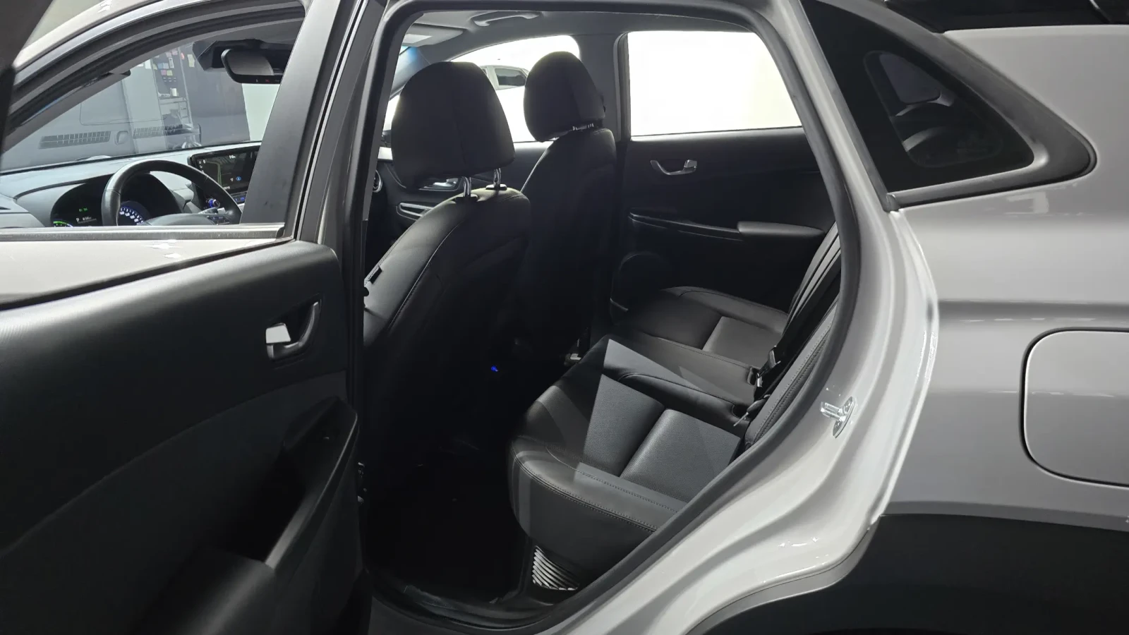 Hyundai Kona Smart Hubrid , снимка 8 - Автомобили и джипове - 54619948