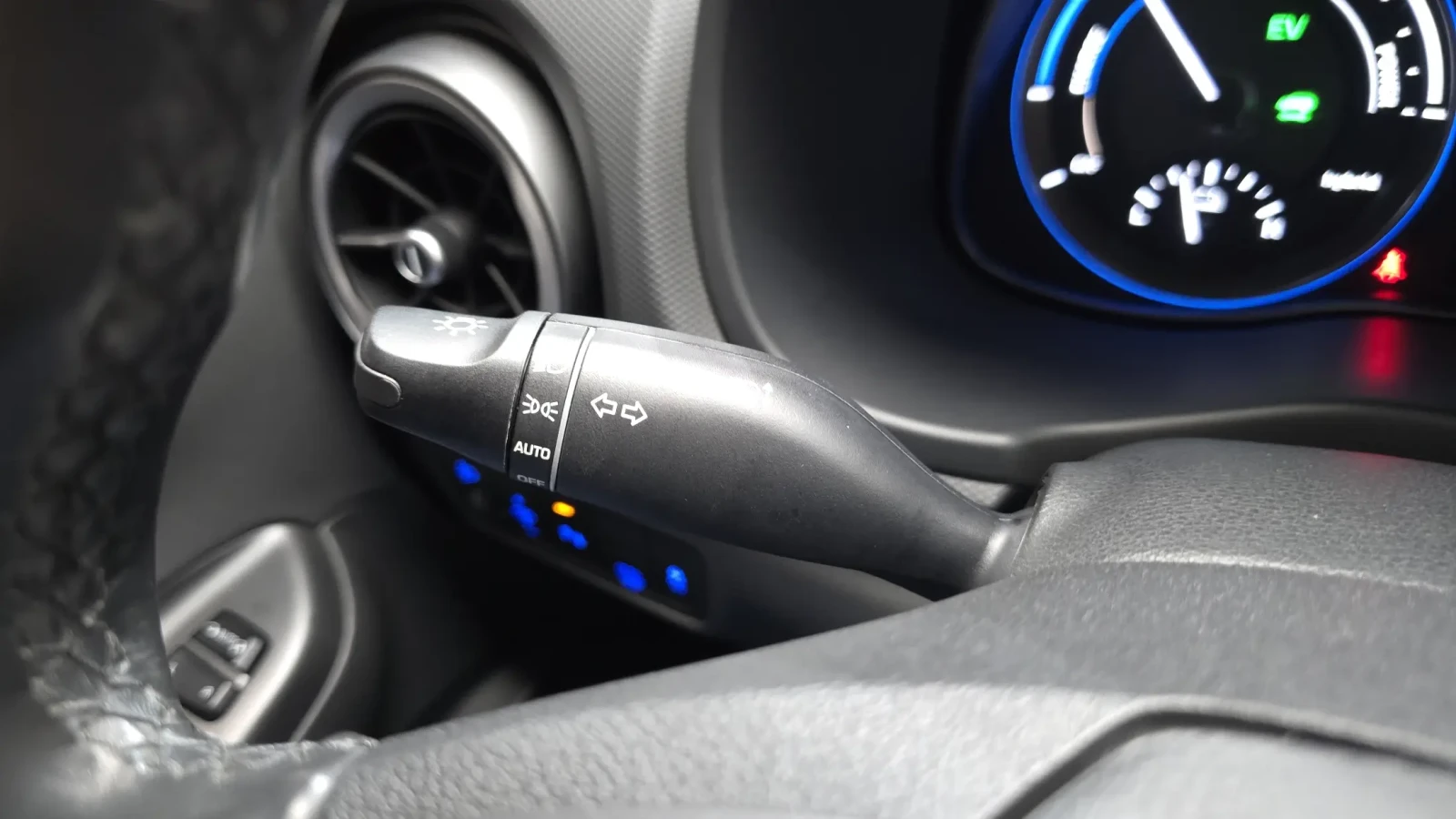 Hyundai Kona Smart Hubrid , снимка 14 - Автомобили и джипове - 54619948