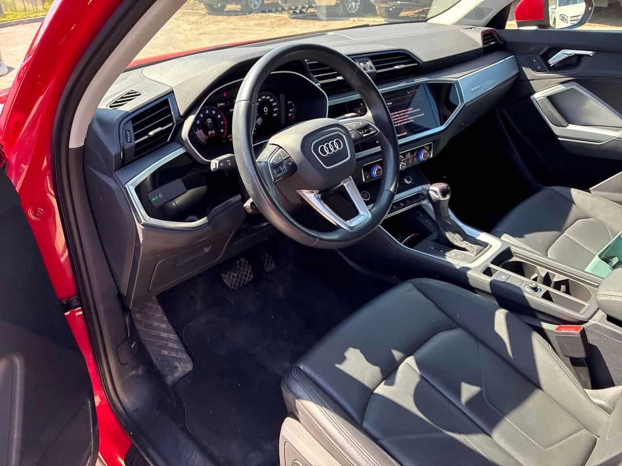 Audi Q3 Komfort/DISTRONIC/CAMERA/АВТОКРЕДИТ, снимка 5 - Автомобили и джипове - 54735588