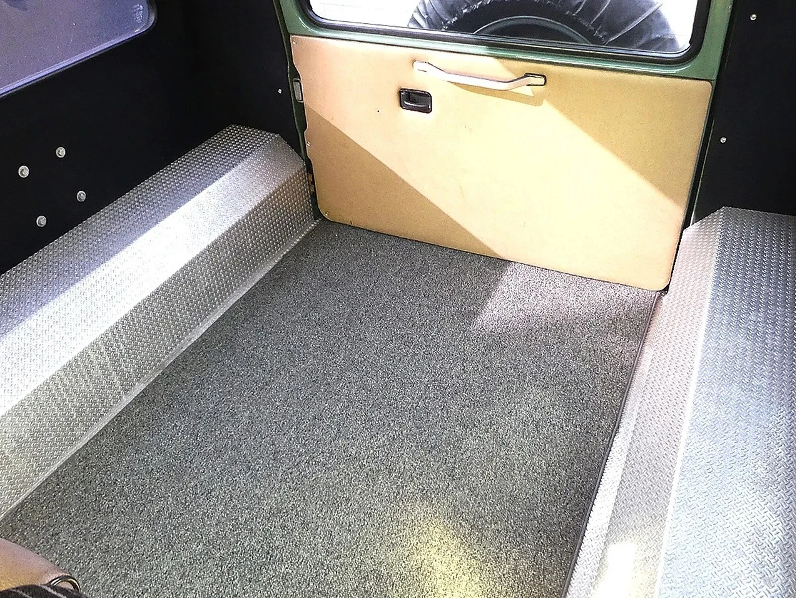 Mercedes-Benz G 300, снимка 12 - Автомобили и джипове - 55295372
