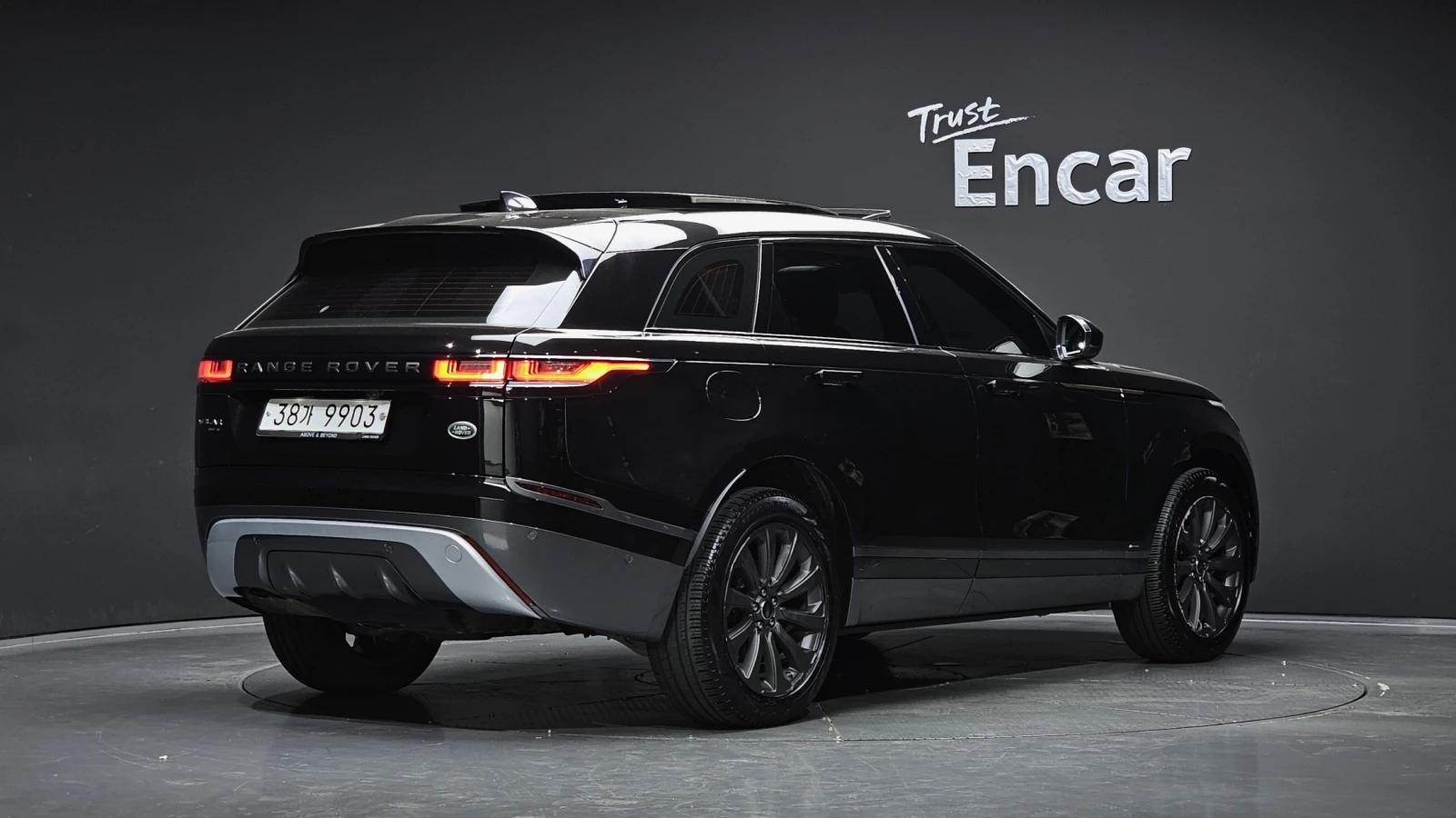 Land Rover Range Rover Velar 2.0 D240 R-Dynamic SE, снимка 2 - Автомобили и джипове - 55595273
