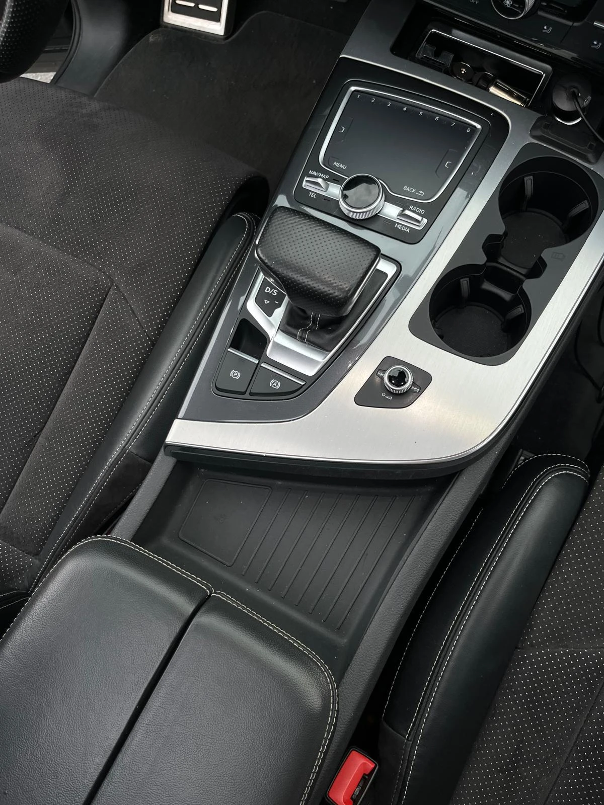Audi Q7 3.0, снимка 8 - Автомобили и джипове - 56371026