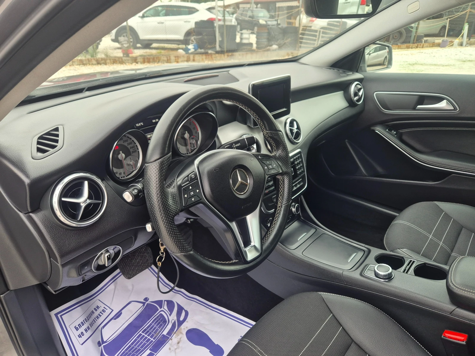 Mercedes-Benz GLA 200 Automatic Navi, снимка 6 - Автомобили и джипове - 56589937
