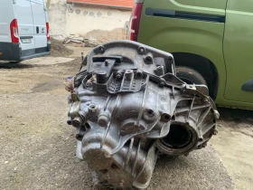 Opel Vivaro, снимка 4 - Бусове и автобуси - 53685183