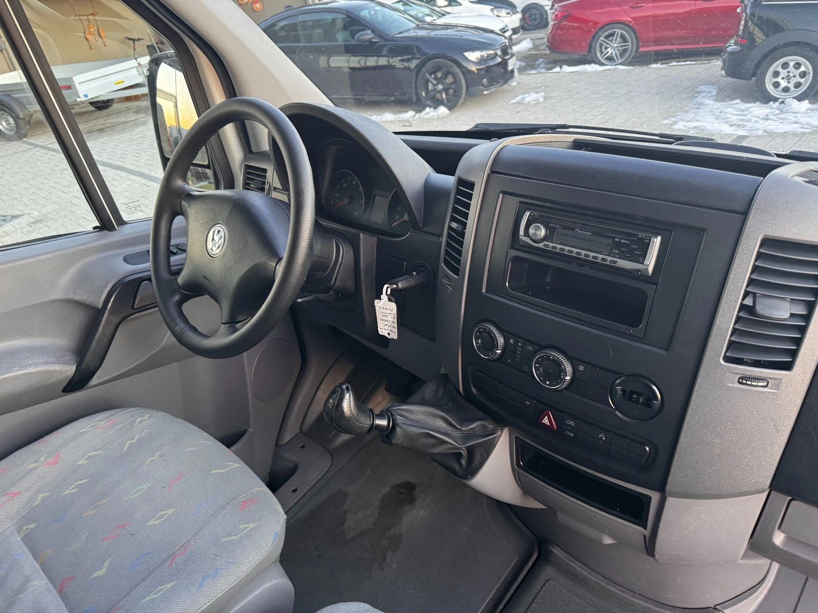 VW Crafter 2.5TDI Климатроник L2H2 - изображение 7