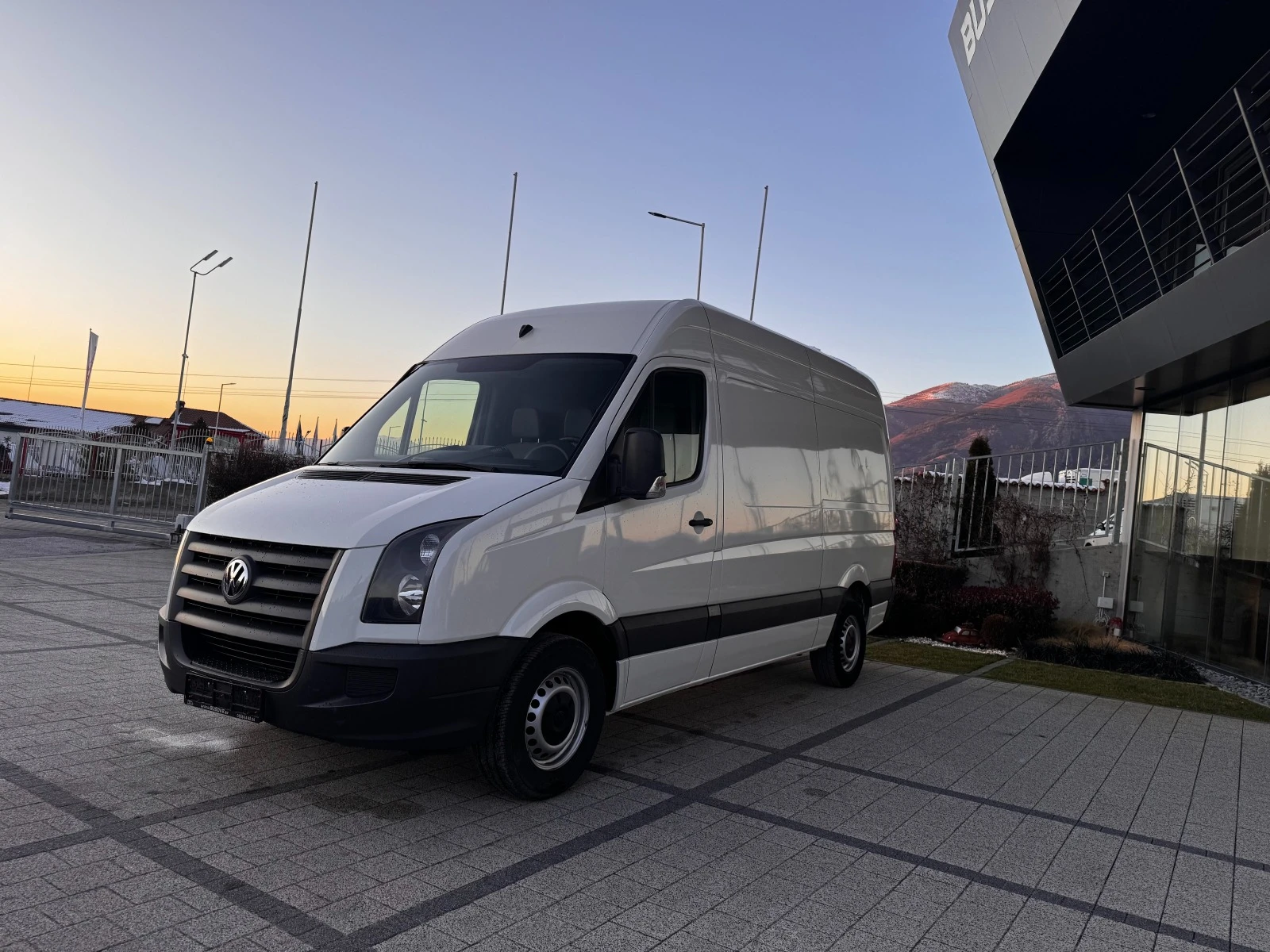 VW Crafter 2.5TDI Климатроник L2H2 - изображение 2