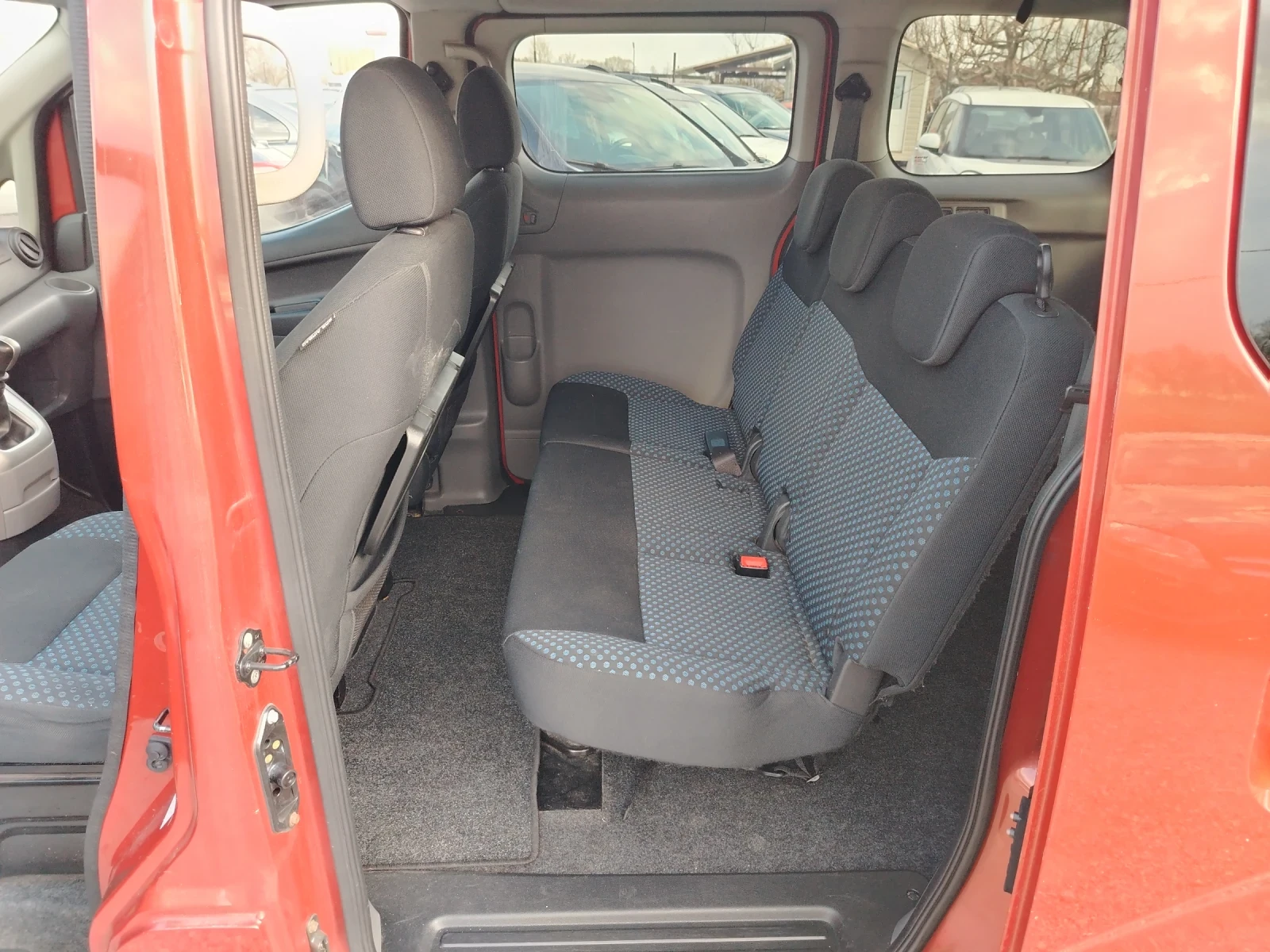 Nissan NV200 1.5DCI 7 места, снимка 11 - Бусове и автобуси - 53869254