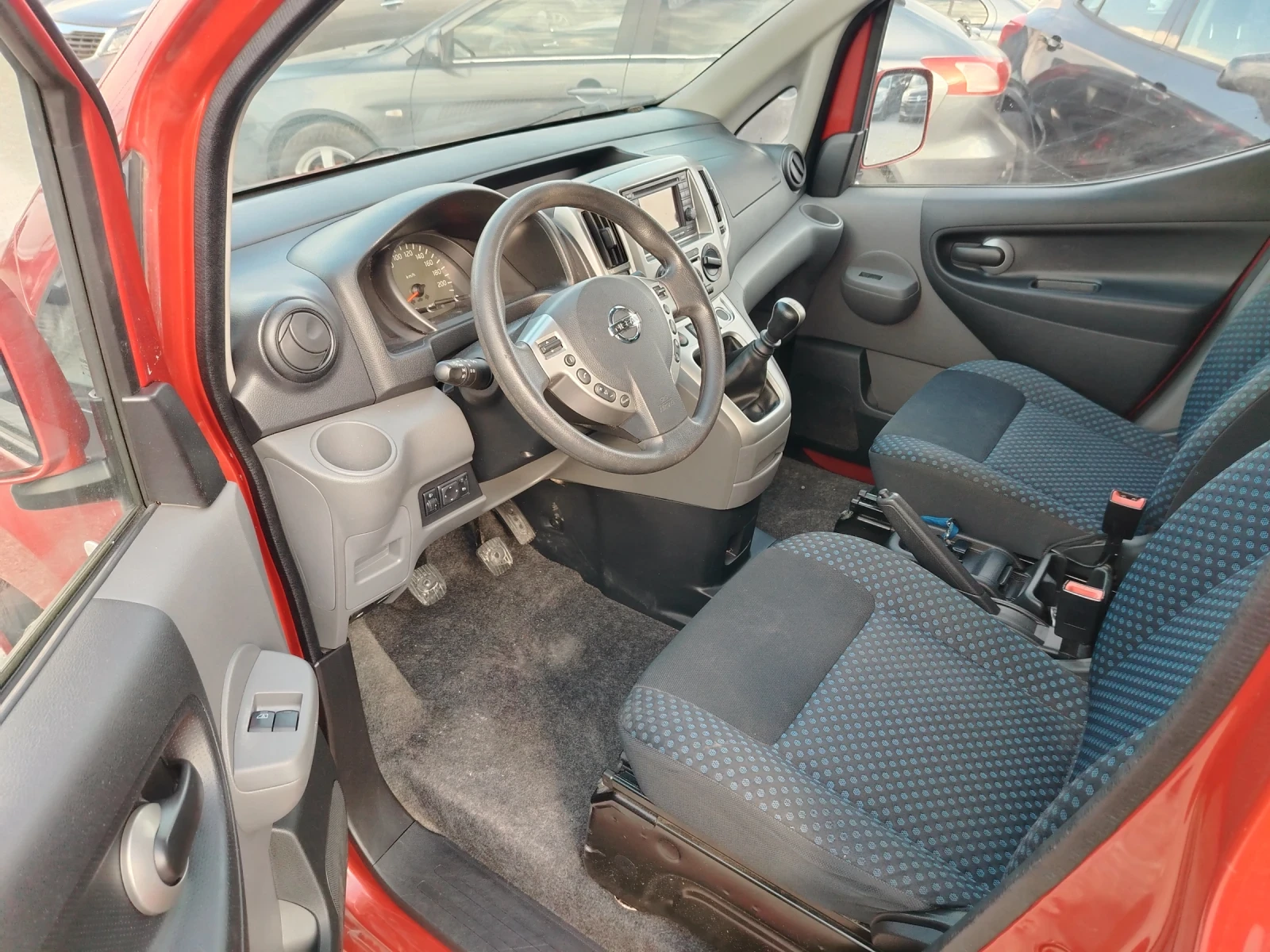 Nissan NV200 1.5DCI 7 места, снимка 9 - Бусове и автобуси - 53869254