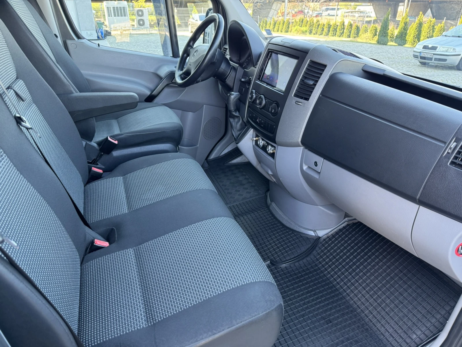 Mercedes-Benz Sprinter 319 Automatic, снимка 8 - Бусове и автобуси - 55934392