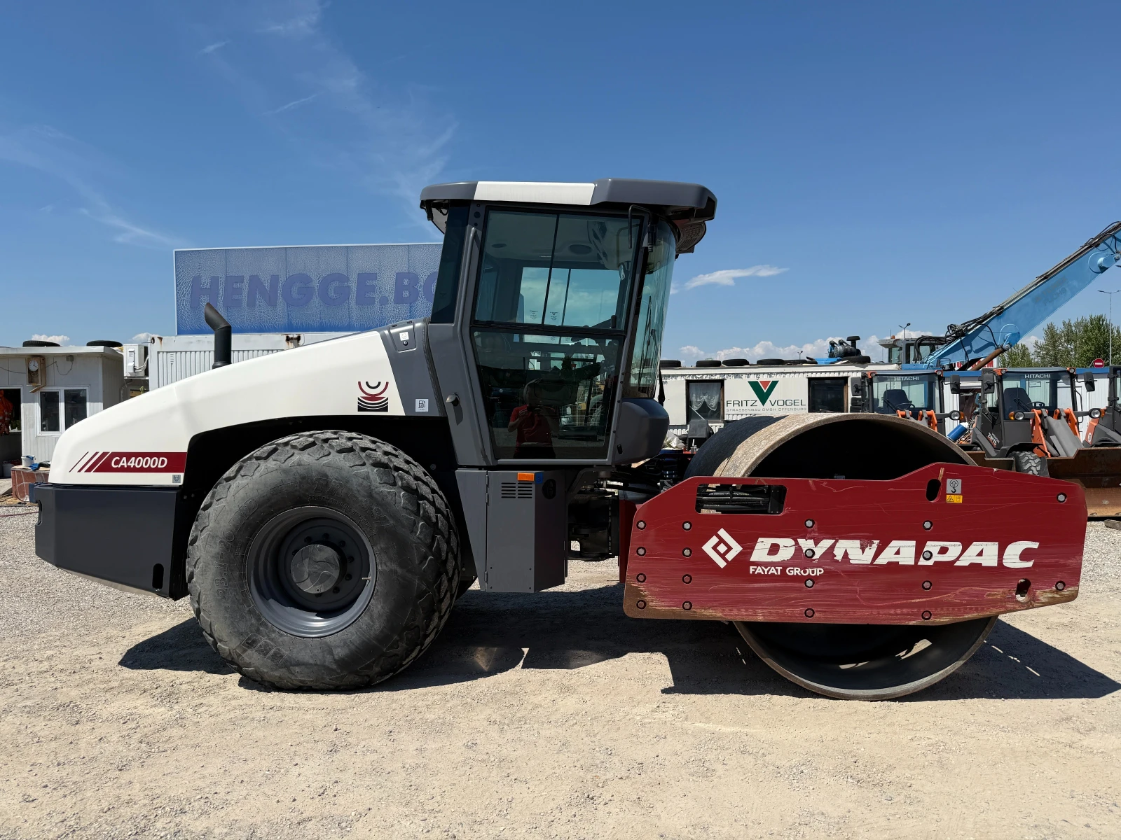 Валяк Dynapac CA4000D НОВ, снимка 2 - Индустриална техника - 54441631