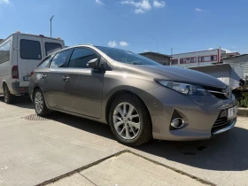 Toyota Auris 2.0D4D, снимка 2