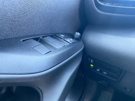 Toyota Yaris Cross 1.5 HEV Fancy, снимка 17