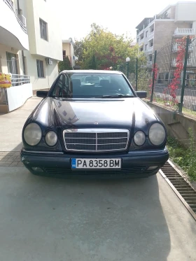     Mercedes-Benz E 200 /