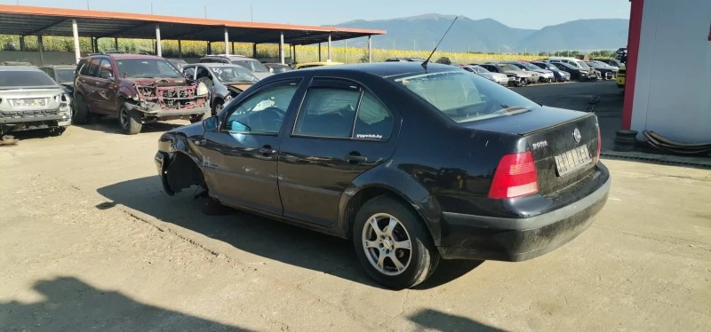 VW Bora 2.0, снимка 4 - Автомобили и джипове - 41594251