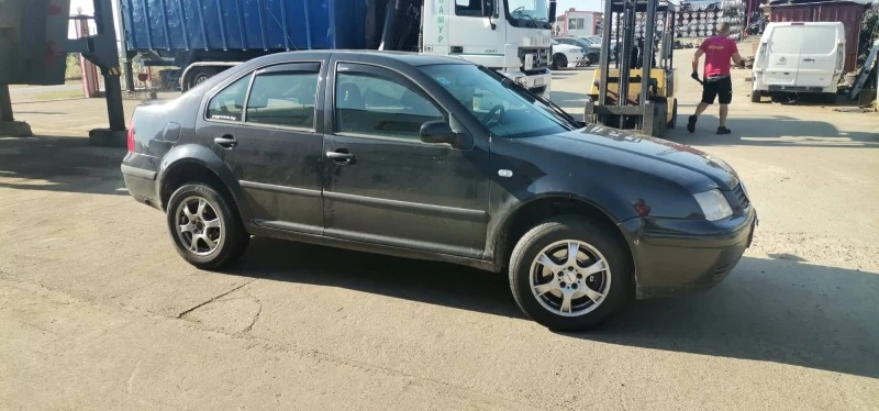 VW Bora 2.0, снимка 2 - Автомобили и джипове - 41594251