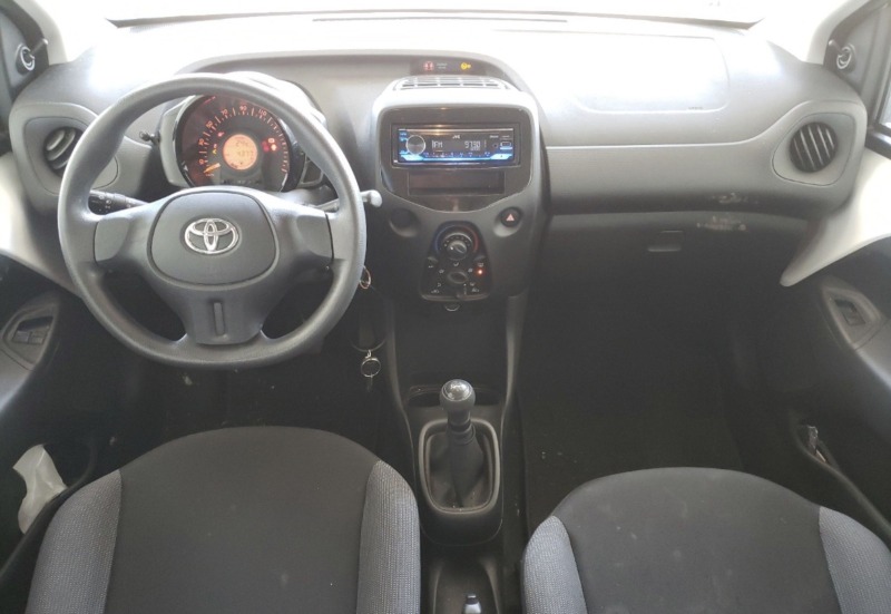 Toyota Aygo 1.0i, снимка 4 - Автомобили и джипове - 45880440