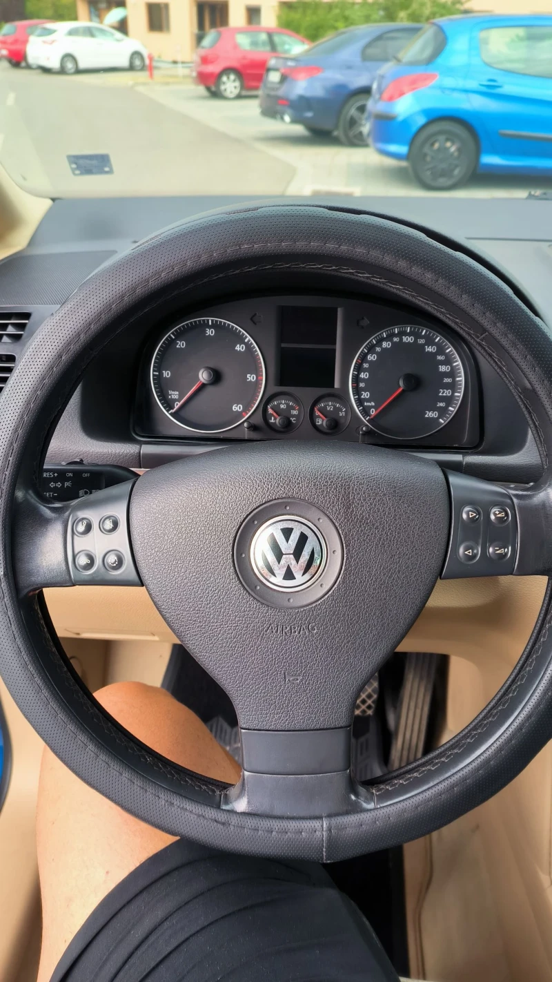 VW Touran, снимка 7 - Автомобили и джипове - 46929484