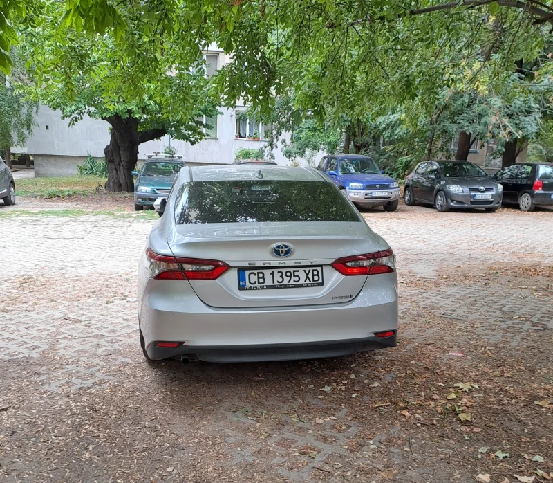 Toyota Camry Hybrid, снимка 3 - Автомобили и джипове - 47300799